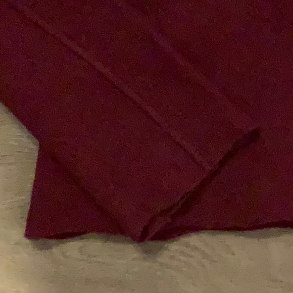 I.B. Diffusion Brand New Vintage (90s) Burgundy Ladies 100% Wool Jacket/Sweater - Picture 6 of 10